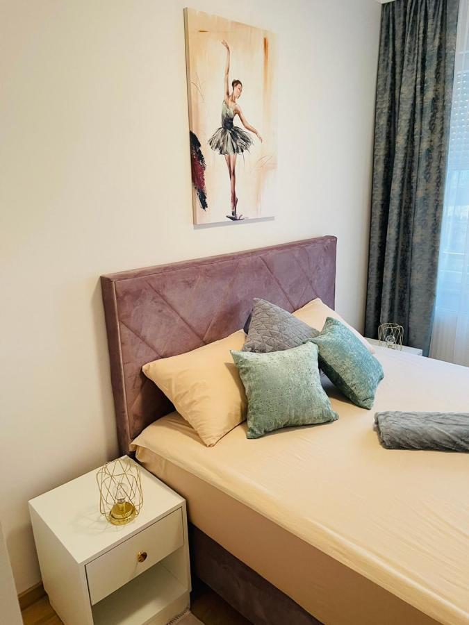 דירות באניה לוקה Stan Na Dan "Apartman Purple" מראה חיצוני תמונה