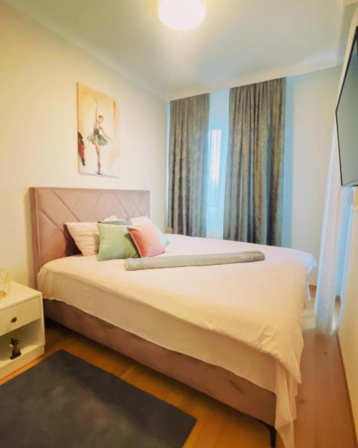 דירות באניה לוקה Stan Na Dan "Apartman Purple" מראה חיצוני תמונה