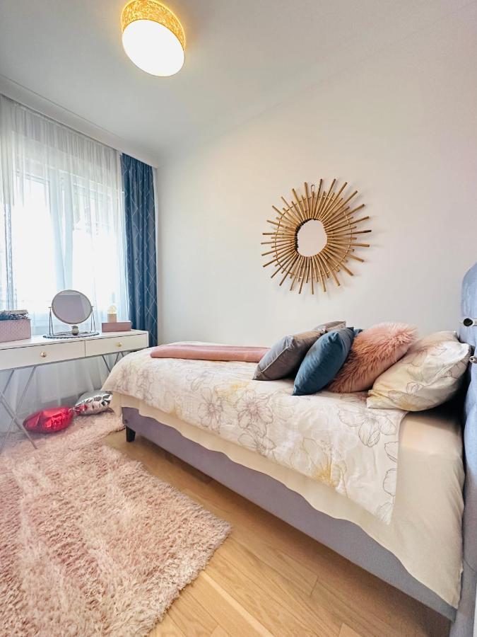 דירות באניה לוקה Stan Na Dan "Apartman Purple" מראה חיצוני תמונה